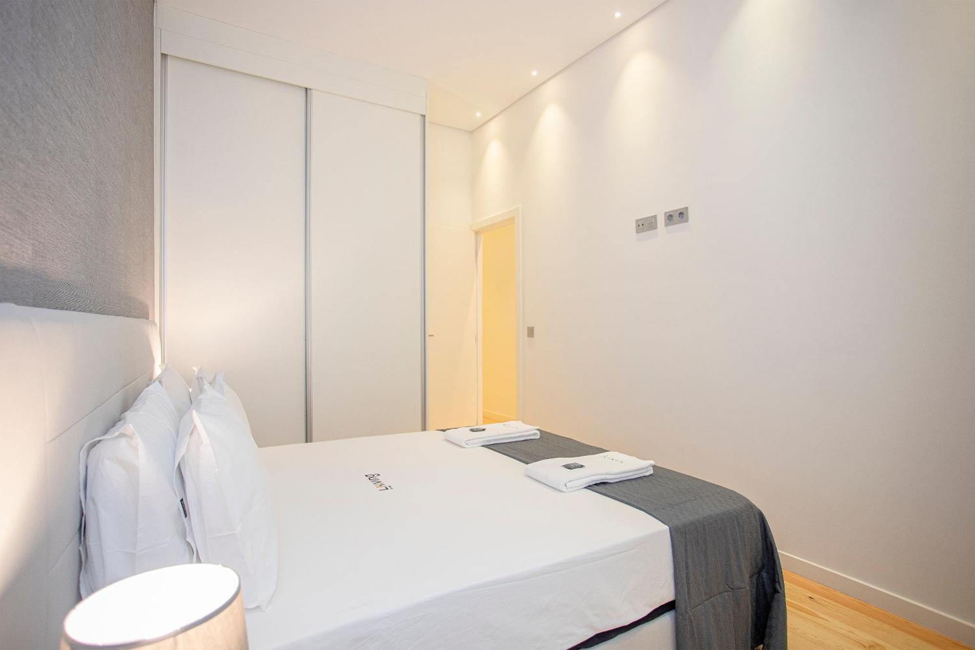 Liiiving In Porto-Mouzinho Residence Apartments ภายนอก รูปภาพ