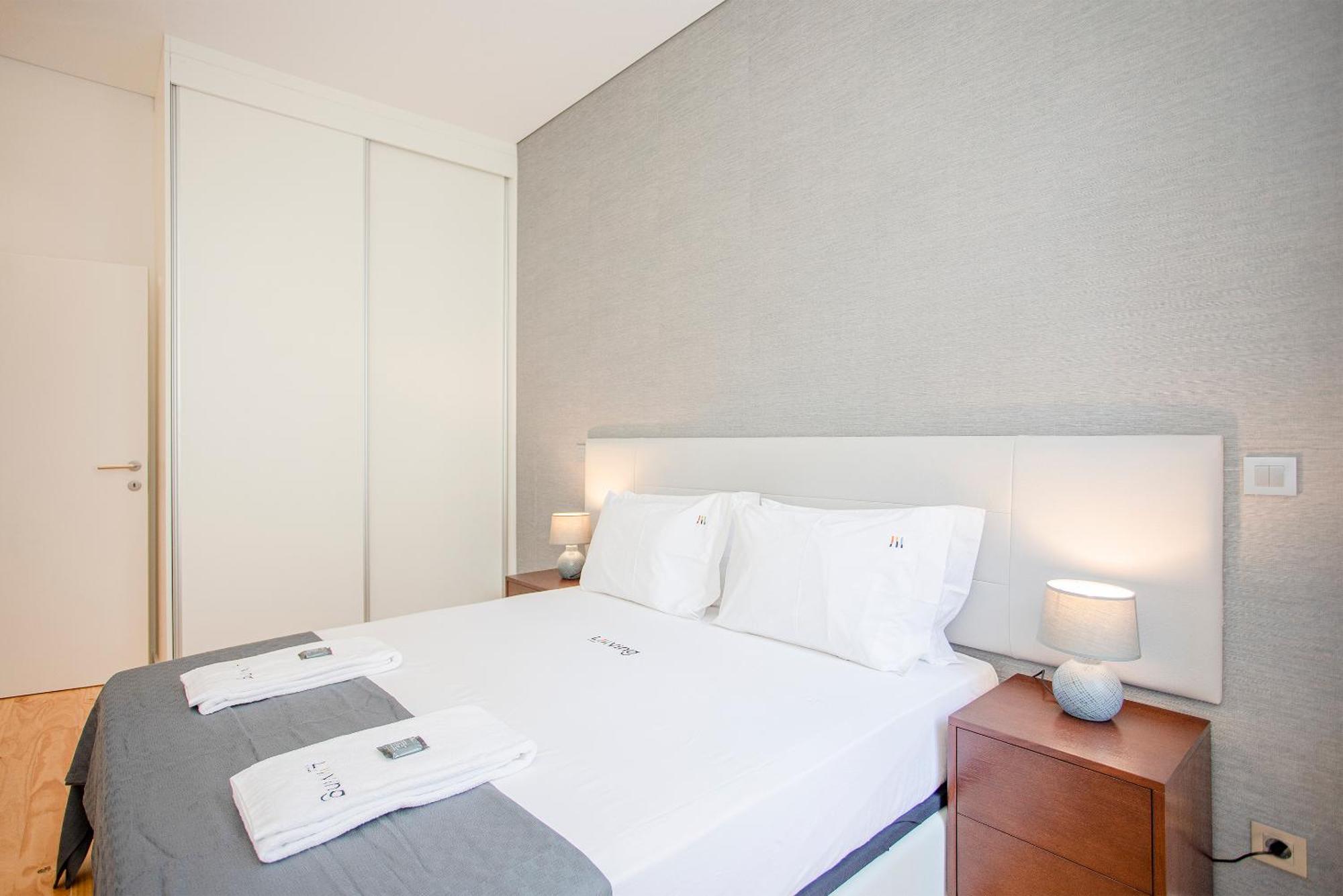 Liiiving In Porto-Mouzinho Residence Apartments ภายนอก รูปภาพ